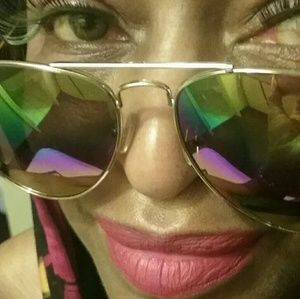 Meet your Posher, Laelani